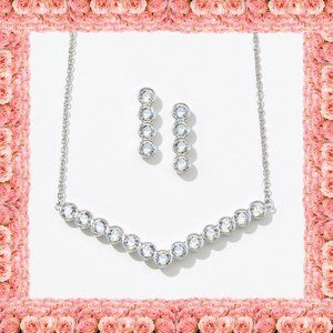 🎉HP🎉💕Fabulous SET To A Point Neckalce + Earring NWT woman lux NWT